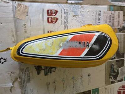 1977 Yamaha DT 100 enduro tank