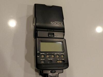 Canon Speedlite 550EX