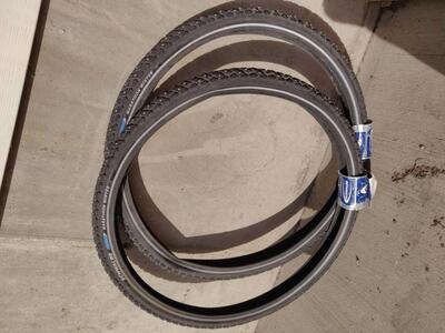 Set of Schwalbe winter studded spike ice tires 26