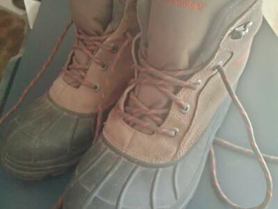 Columbia winter boots sz 11 like new Comfortable