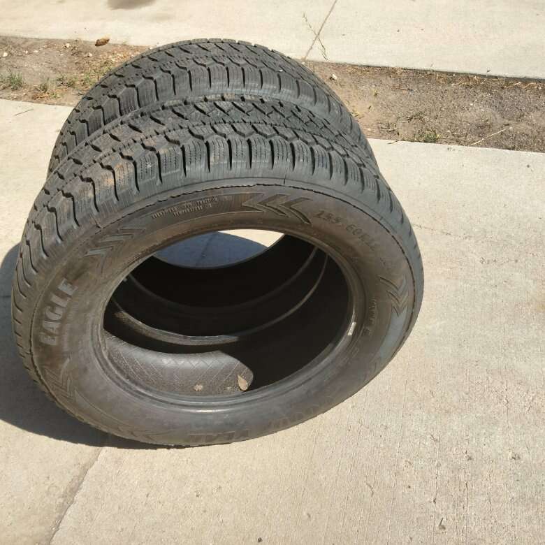 2 255/60r18 Goodyear enforcer all weather 11/32