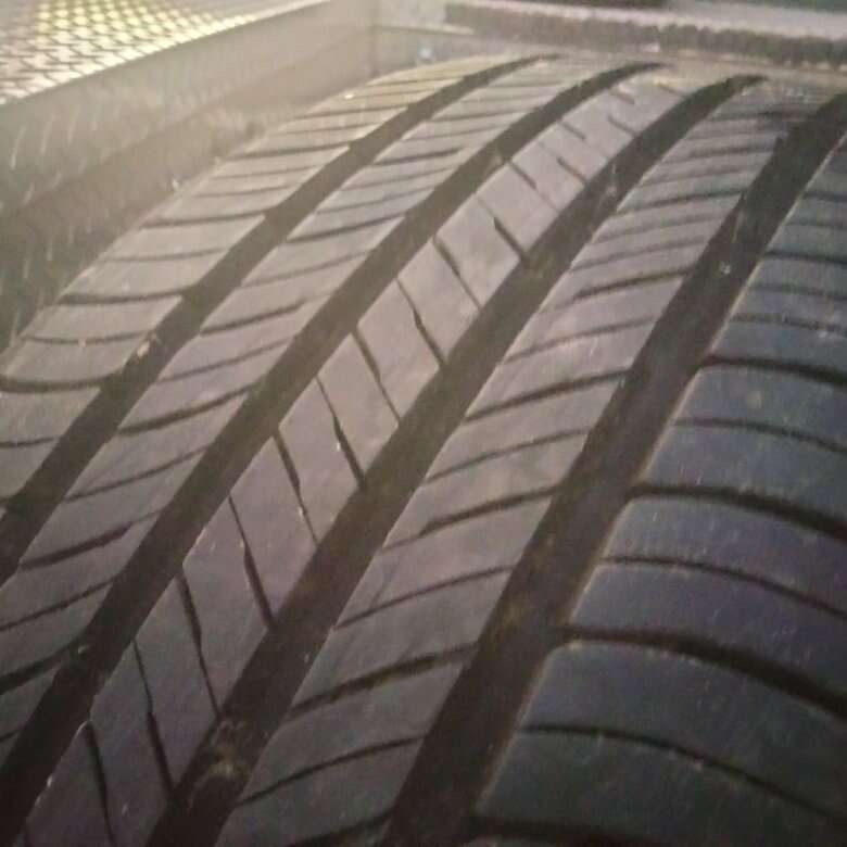 1 215/55R18 Kumho Crugen HP71 like new 98% 11/32s