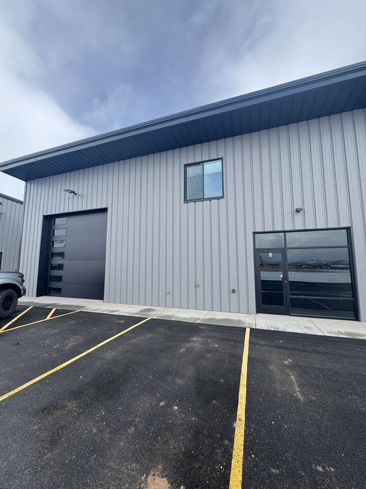 Commercial Flex Space In Garden City