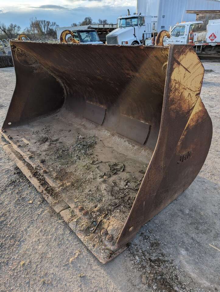 Jrb 4.5 - 5 yrd loader bucket quick attach forks