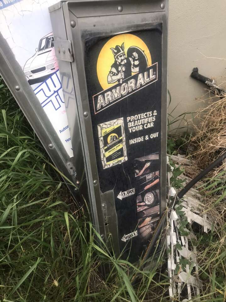 Car Wash Drop Shelf Vending Machine