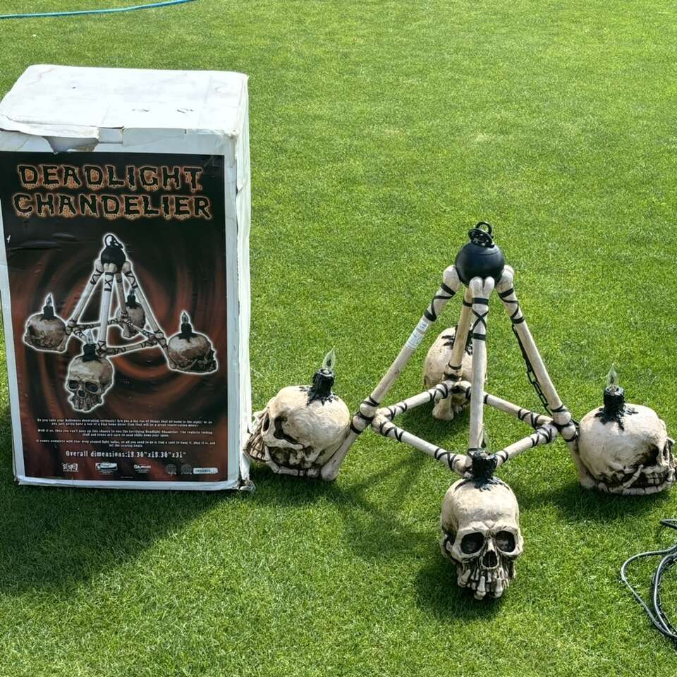 Spirit Halloween Deadlight Chandelier Light Prop
