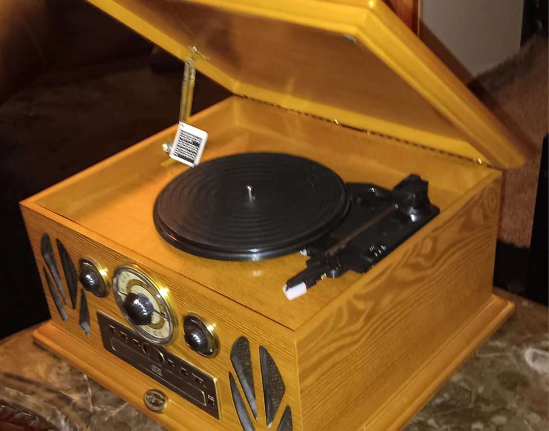 Spirit of St, Louis. Phonograph ,cd playe,radio