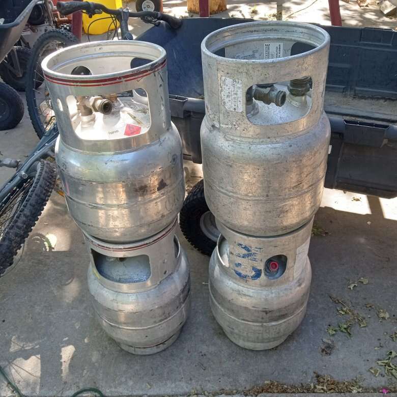 Vertical only aluminum propane bottles