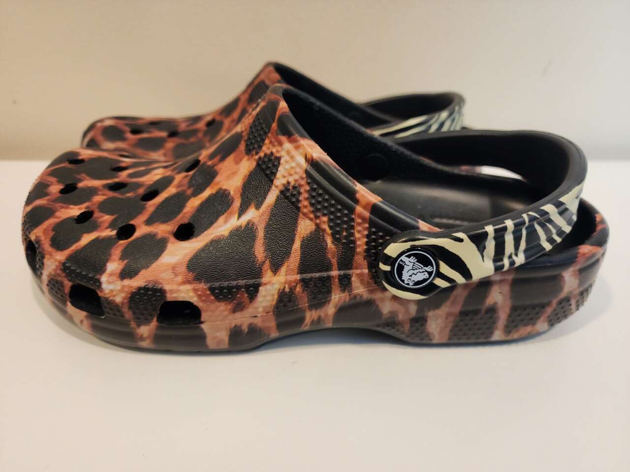 Leopard crocs size online 8