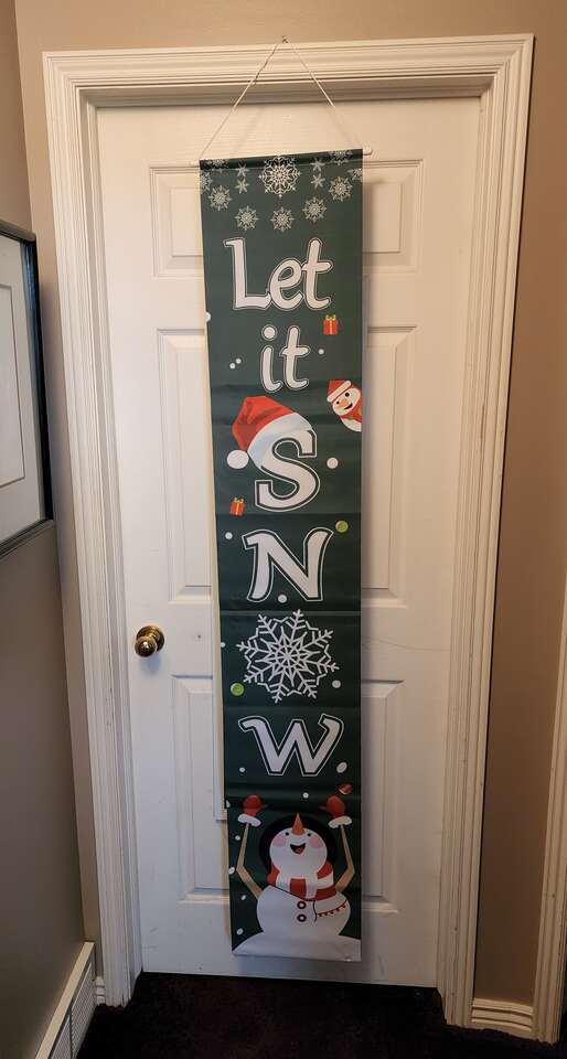 2 Christmas Porch Sign Wall Hangings - Welcome and Let it Snow