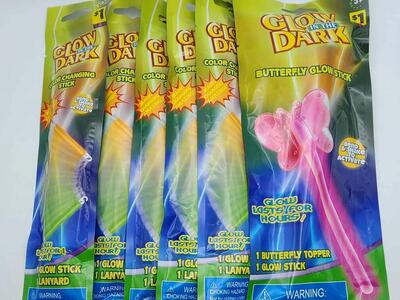 5 Glow Sticks - 1 Butterly Glow Stick - Glow in the dark.