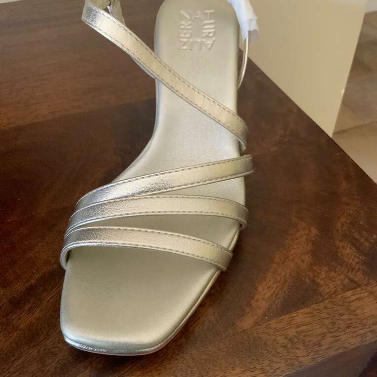 W Naturalizer New Champagne Faux Leather Shoes