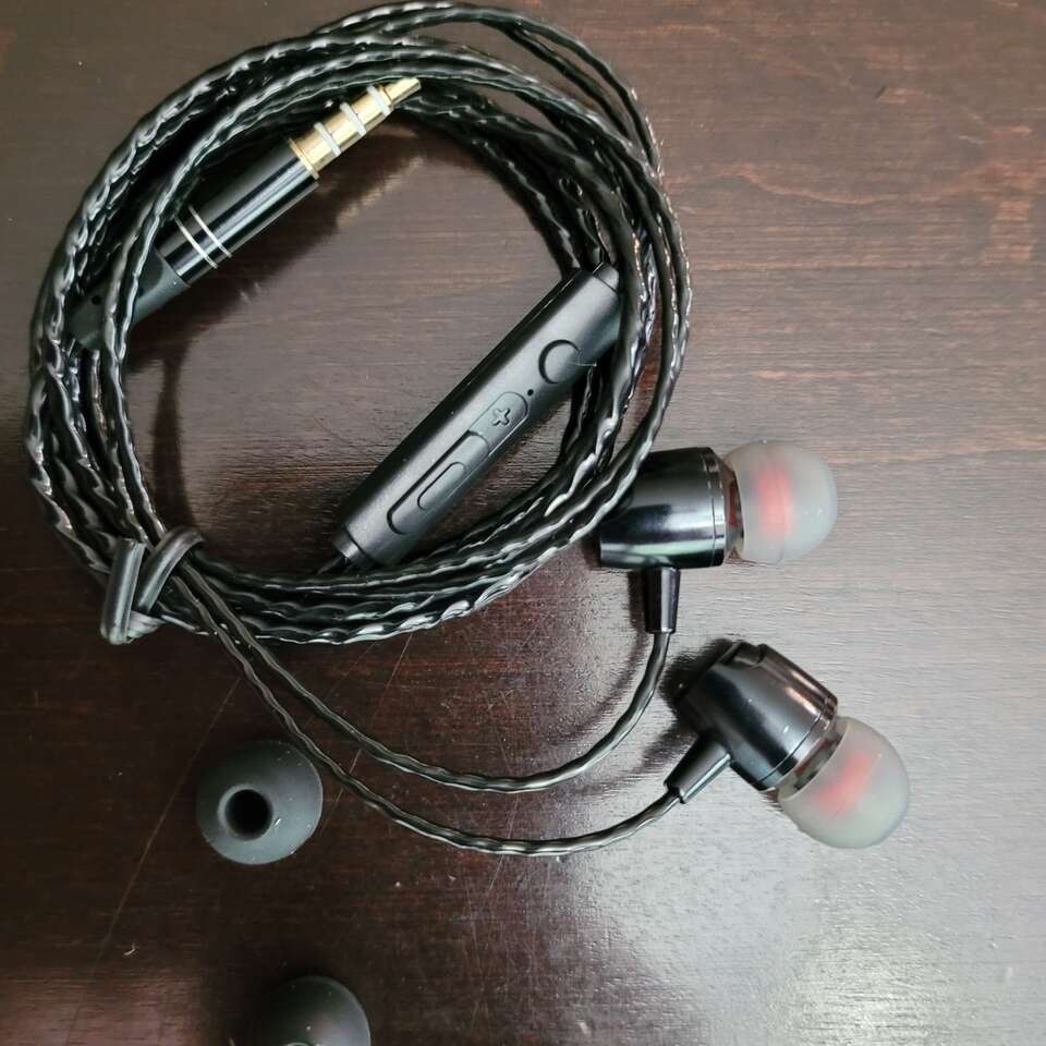 Wired Earbuds. x5