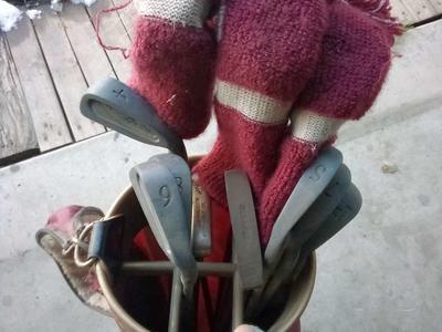 Golf Clubs - Full set w/Putter