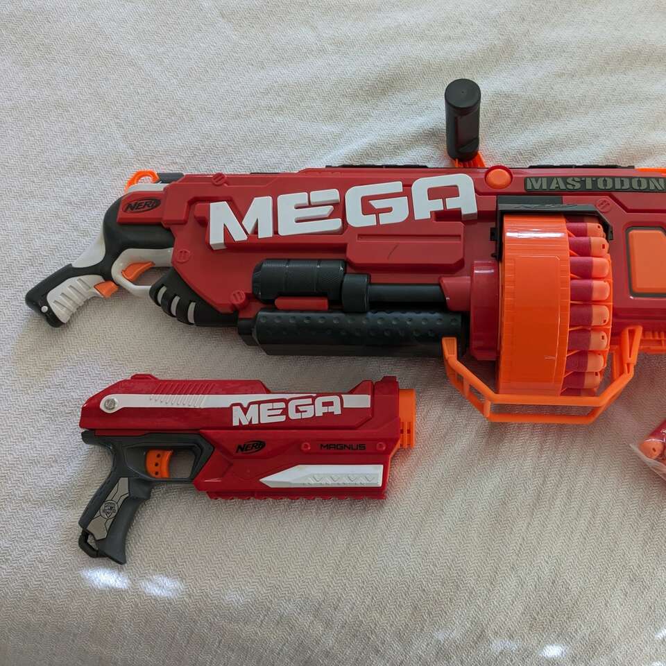 Nerf Gatling Gun And Nerf Pistol - Mega Da… 