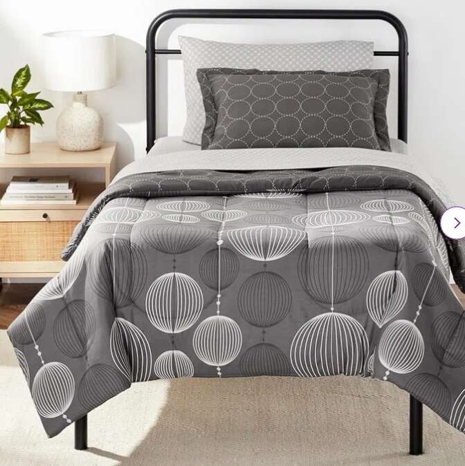 Amazon Basics Lightweight Microfiber Bed-in-a-Bag Comforter 5-Piece Bedding Set, Twin/Twin XL