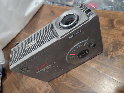 Eiki LC-SD10 LCSD10 Diamond LCD Video Projector