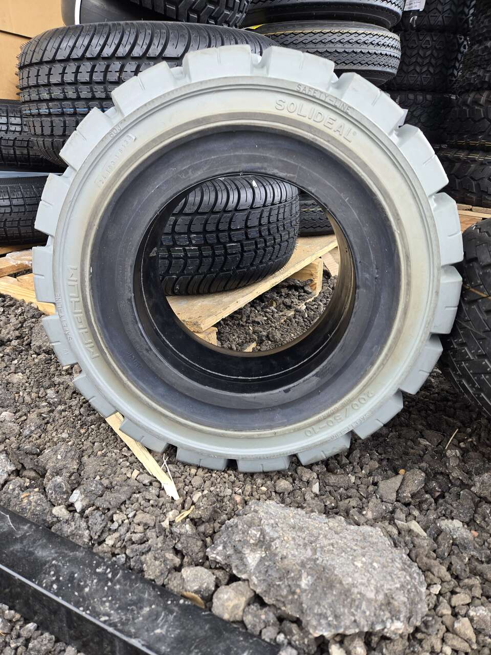 Solideal Magnum 200/50-10 NM