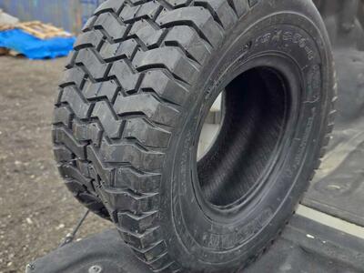 1 Deestone 18X8.50-8