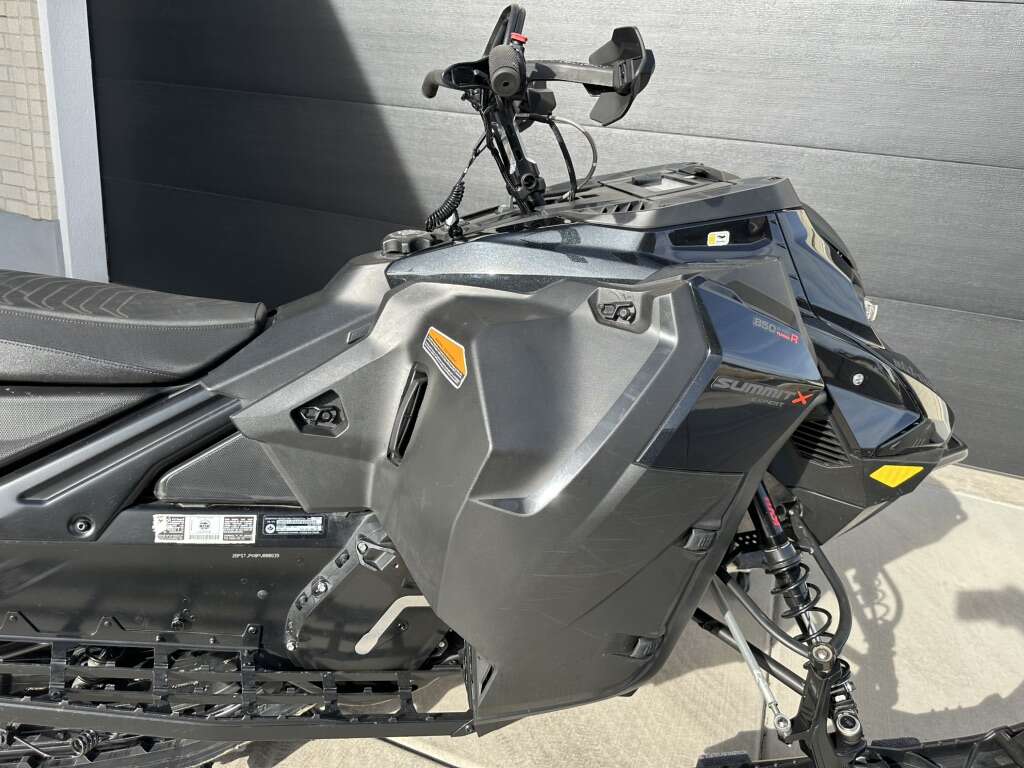 2023 850 Turbo Skidoo 165