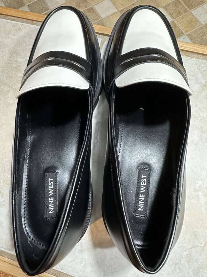 NINE WEST Women’s Chunky Sole Blk Leather Loafers