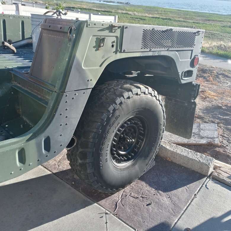 37 HMMWV MILITARY M998 Read for each