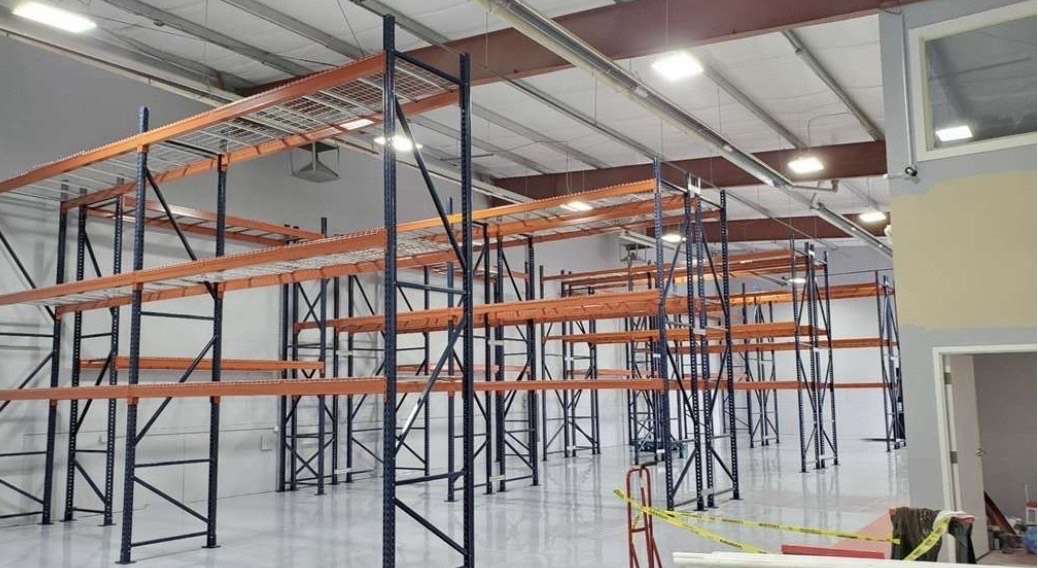 New Pallet Racking-Industrial Pallet Rack-Warehouse Shelving/Shelves-Teardrop Beams-Uprights-Wire decking-Material Handling