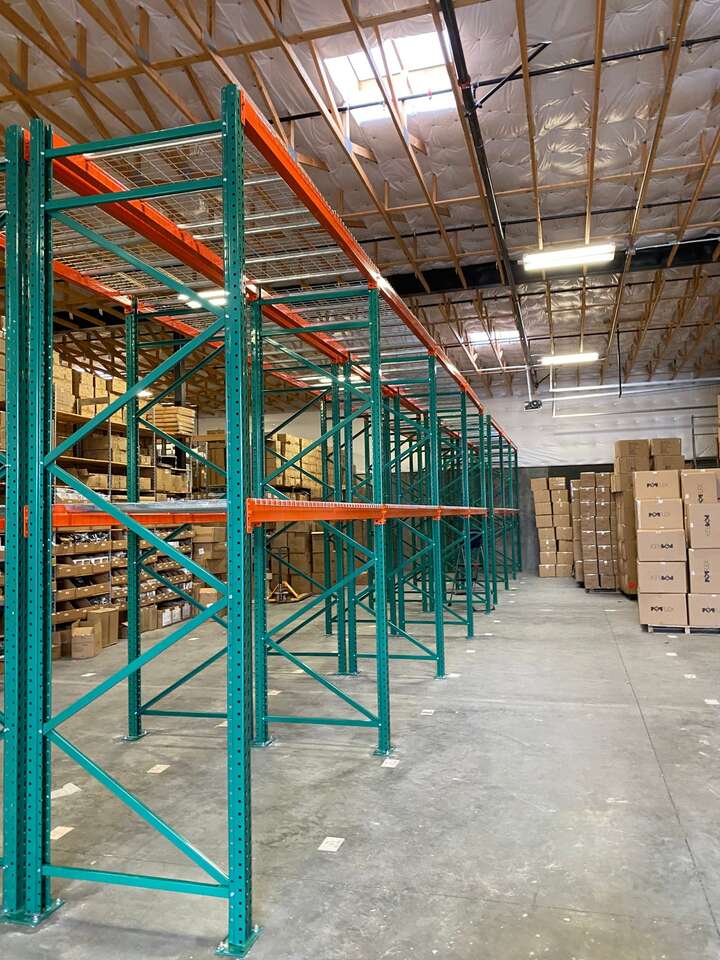Brand new Teardrop Pallet racking