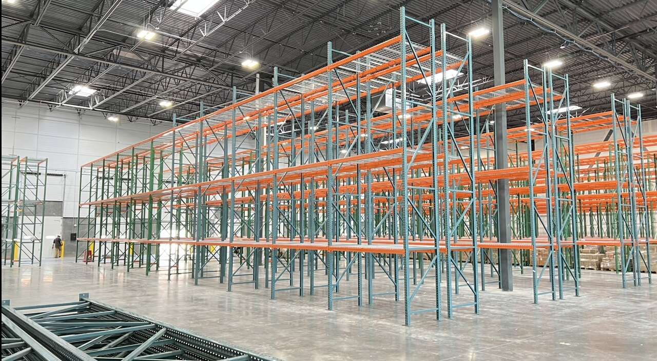 Brand new Teardrop Pallet racking/garage & warehouse industrial boltless shelving