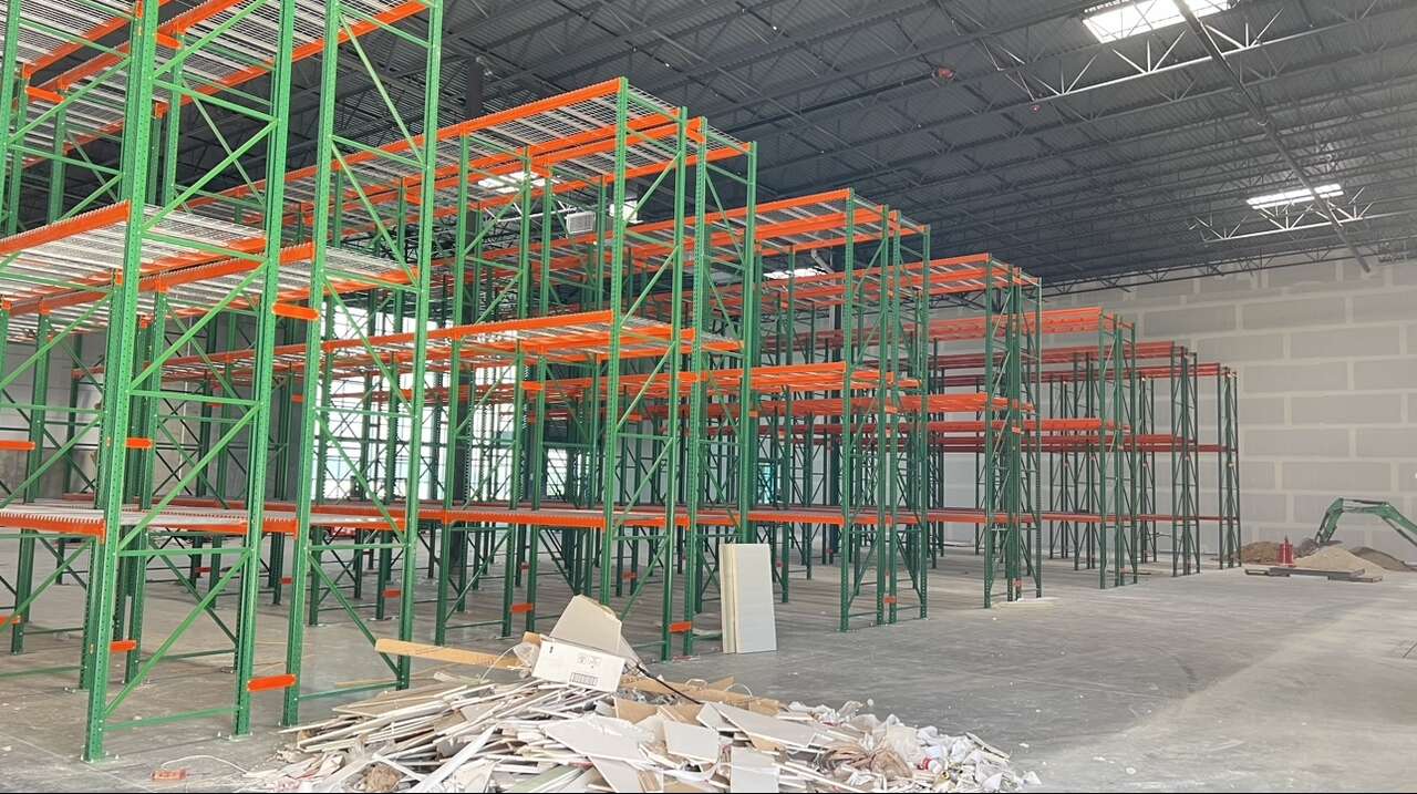 Brand new Teardrop Pallet racking/garage & warehouse industrial boltless shelving