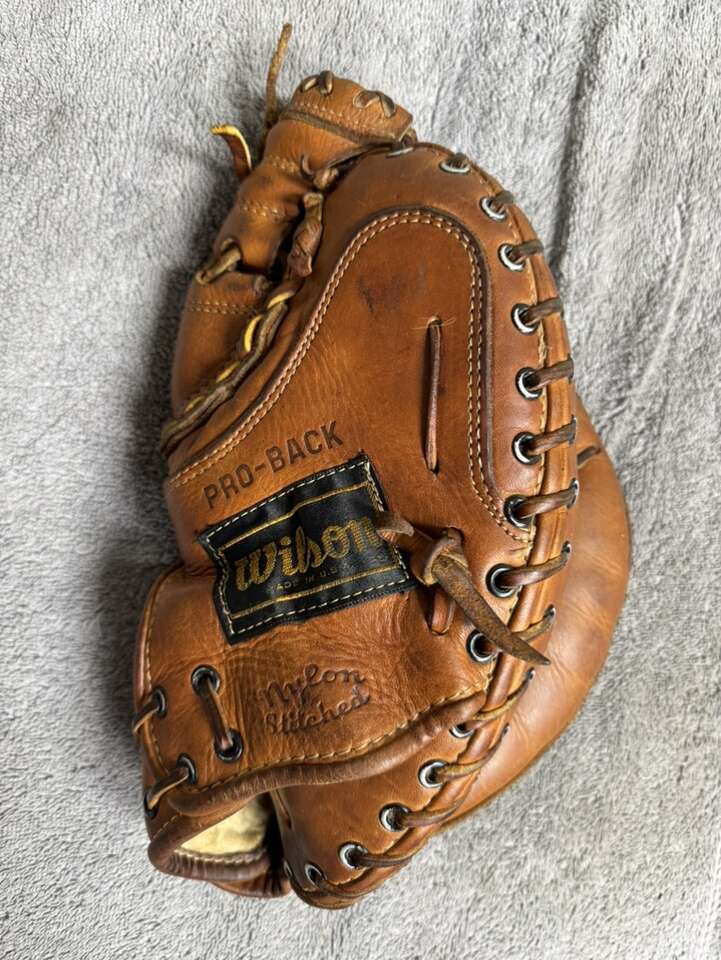 Wilson A2403 Catchers Mitt