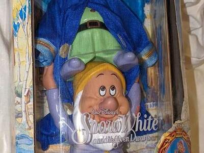 NIB 1992 Vintage Disney Snow White Dopey & Sneezy Stackable Dolls Mattel The Seven Dwarfs Color Change Surprises