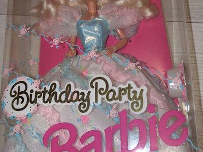 VINTAGE BIRTHDAY BARBIE DOLL Mattel 1991 "Has A Cake" NEW IN BOX