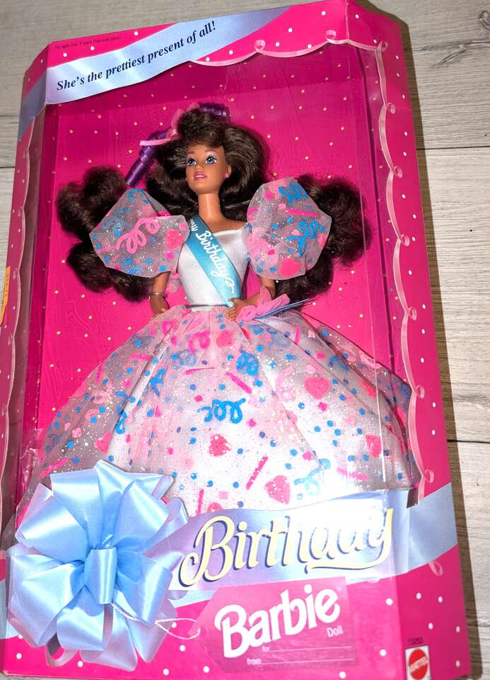 Vintage 1994 Brunette Happy Birthday Barbie Doll Rare Find New In Box