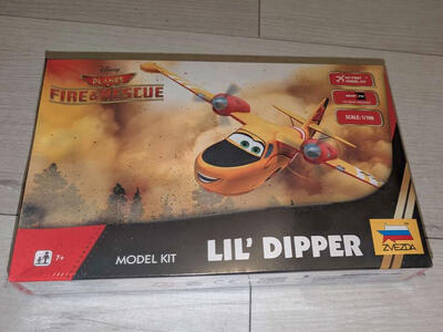 NEW Disney Planes Fire & Rescue ZVEZDA LIL DIPPER 1/100 Scale Snap Fit Model Kit