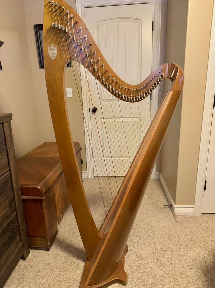 Lyon and Healy Troubadour Lever Harp