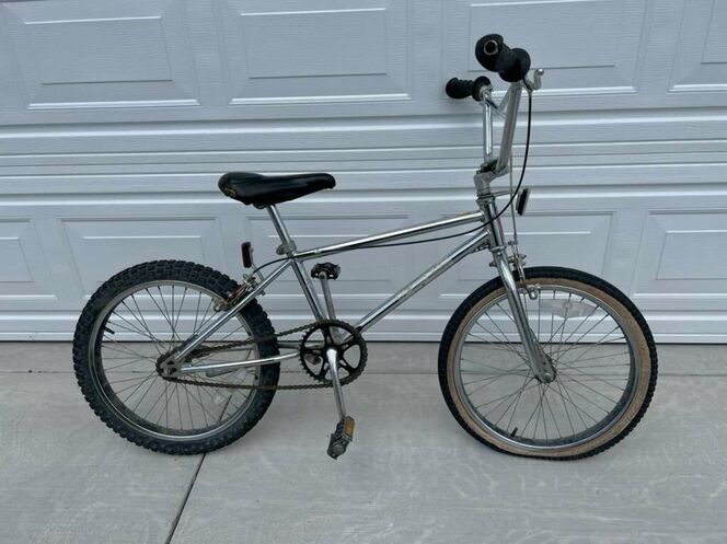 Early 80s Schwinn Predator Thrasher BMX… Cycling