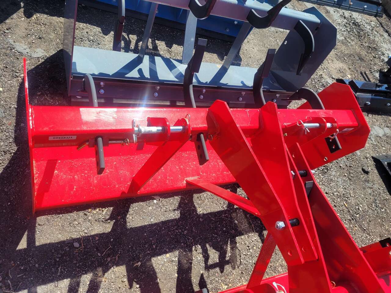 Ironcraft 5' Red Box Blade