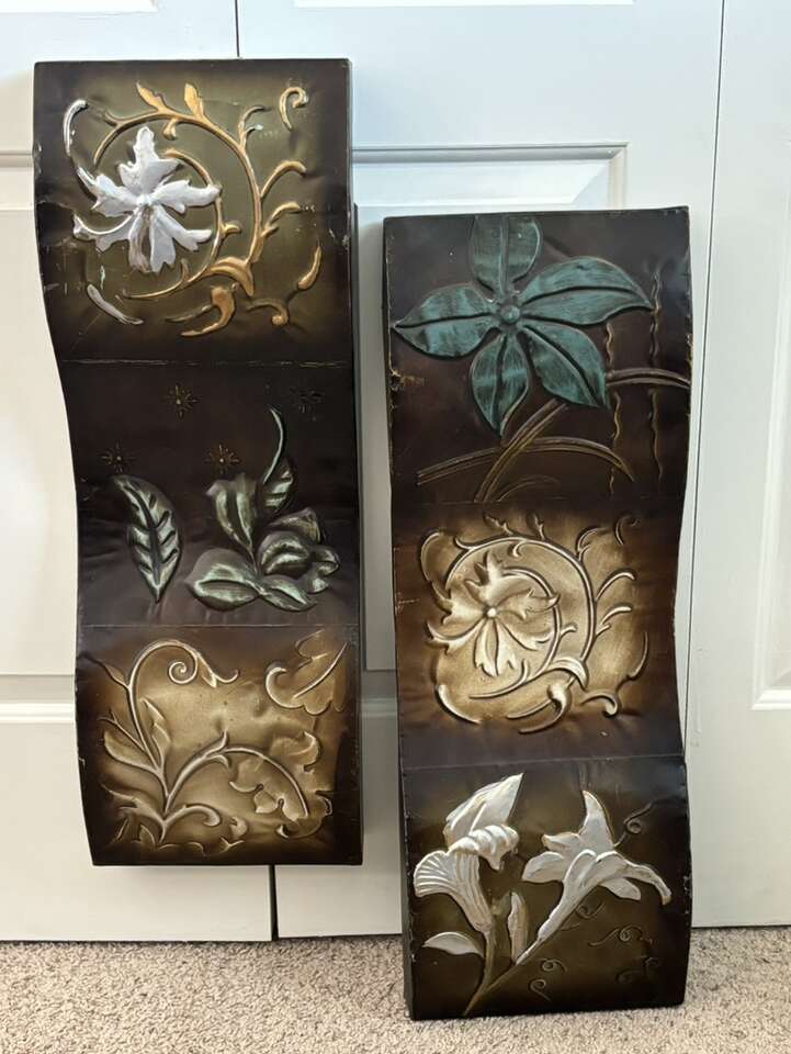 Set of 2 3D Wall Art Tin Flowers Decor 27in X 9.5