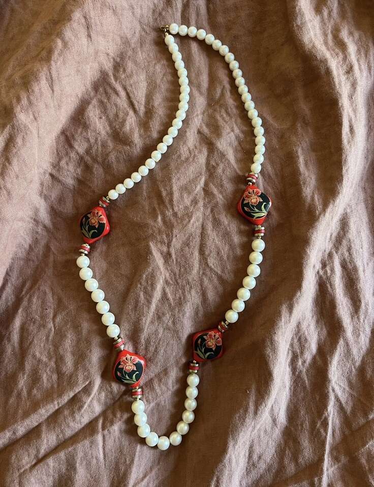 Vintage Floral Pearl Necklace