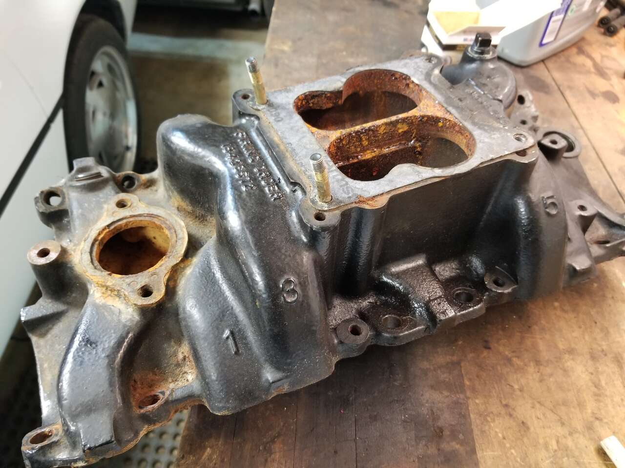 Bow Tie 4 bbl intake manifold
