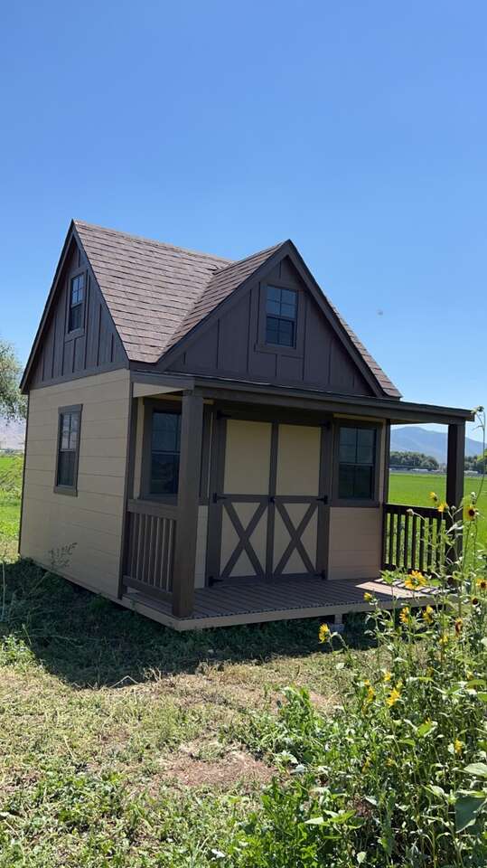 I Build Custom Sheds!