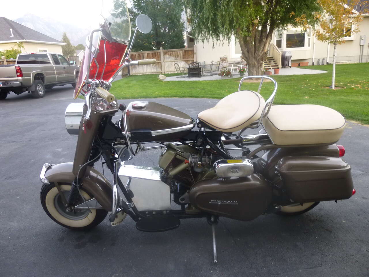 1962 CUSHMAN SUPER EAGLE SCOOTER