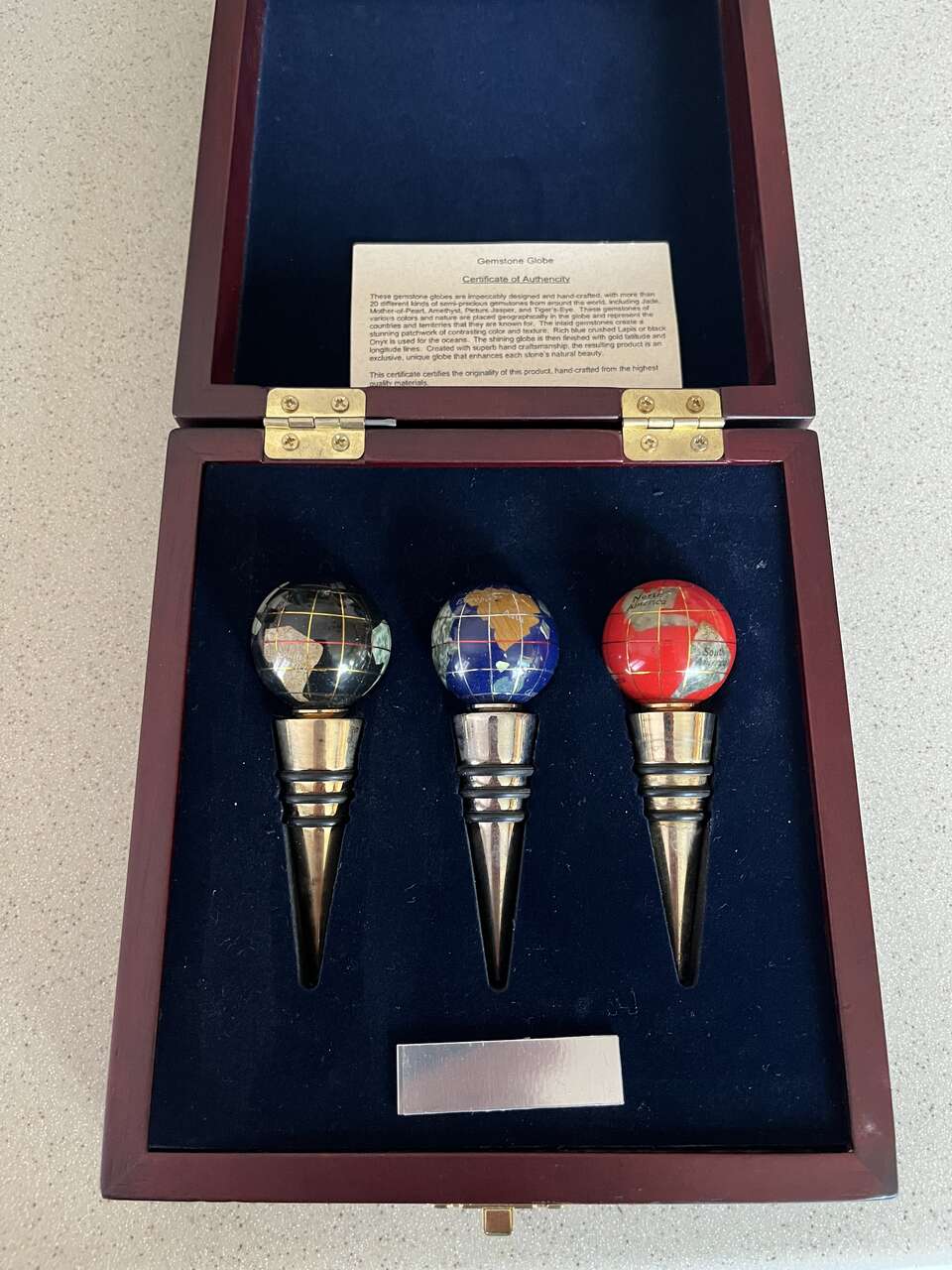 Wine Bottle Stoppers with Wood Case – 3 Gemstone Globe