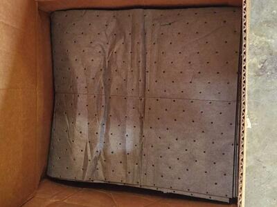 Universal Sorbent Pads, Heavyweight, 15"W x 18"L, Gray, 100/Pack