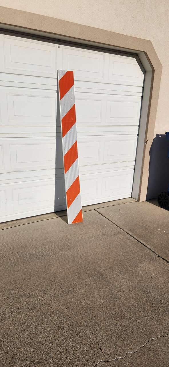 Qty (6) 6' x 8" Reflective Barricade Arms