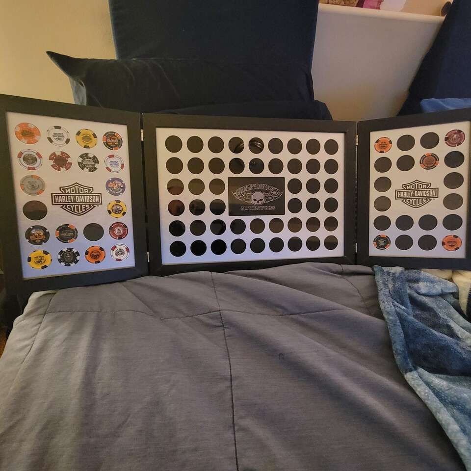 Harley Davidson Tri-Fold Poker Chip Collectors Fra