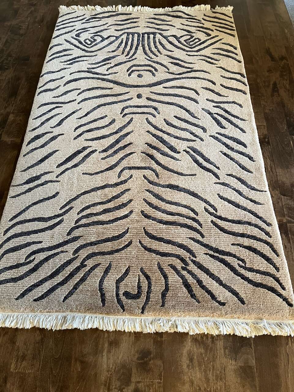 Cat/Tiger Face Large Wool Rug