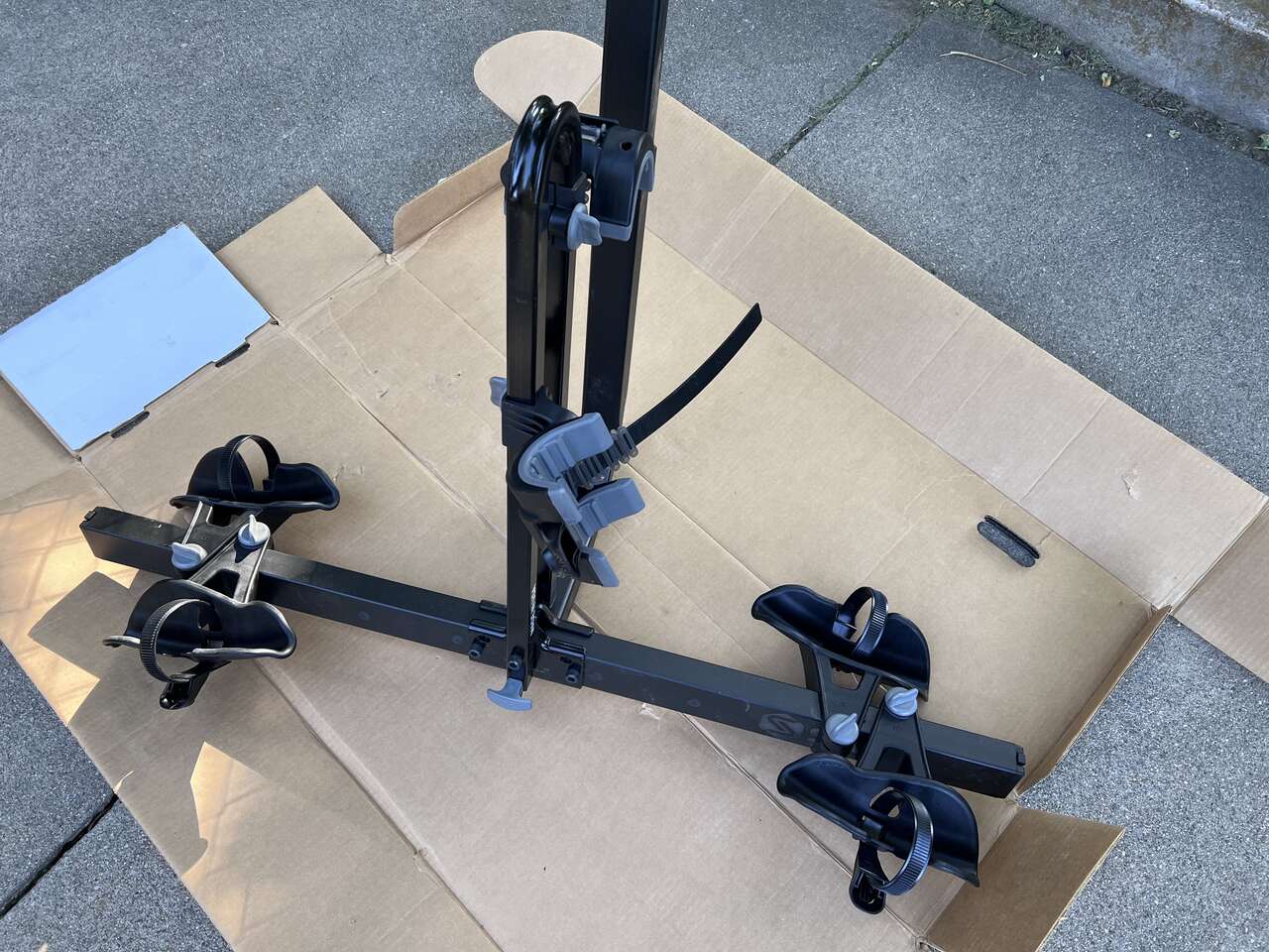 SARIS FREEDOM SPARE TIRE BIKE RACK NEW