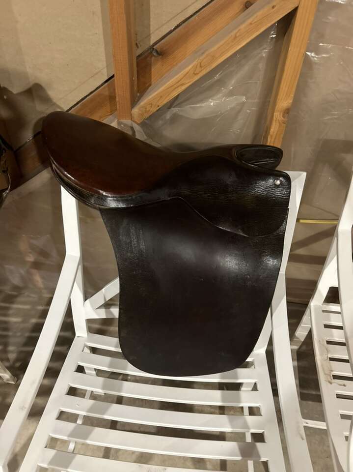 English Saddles, Pads, Girths